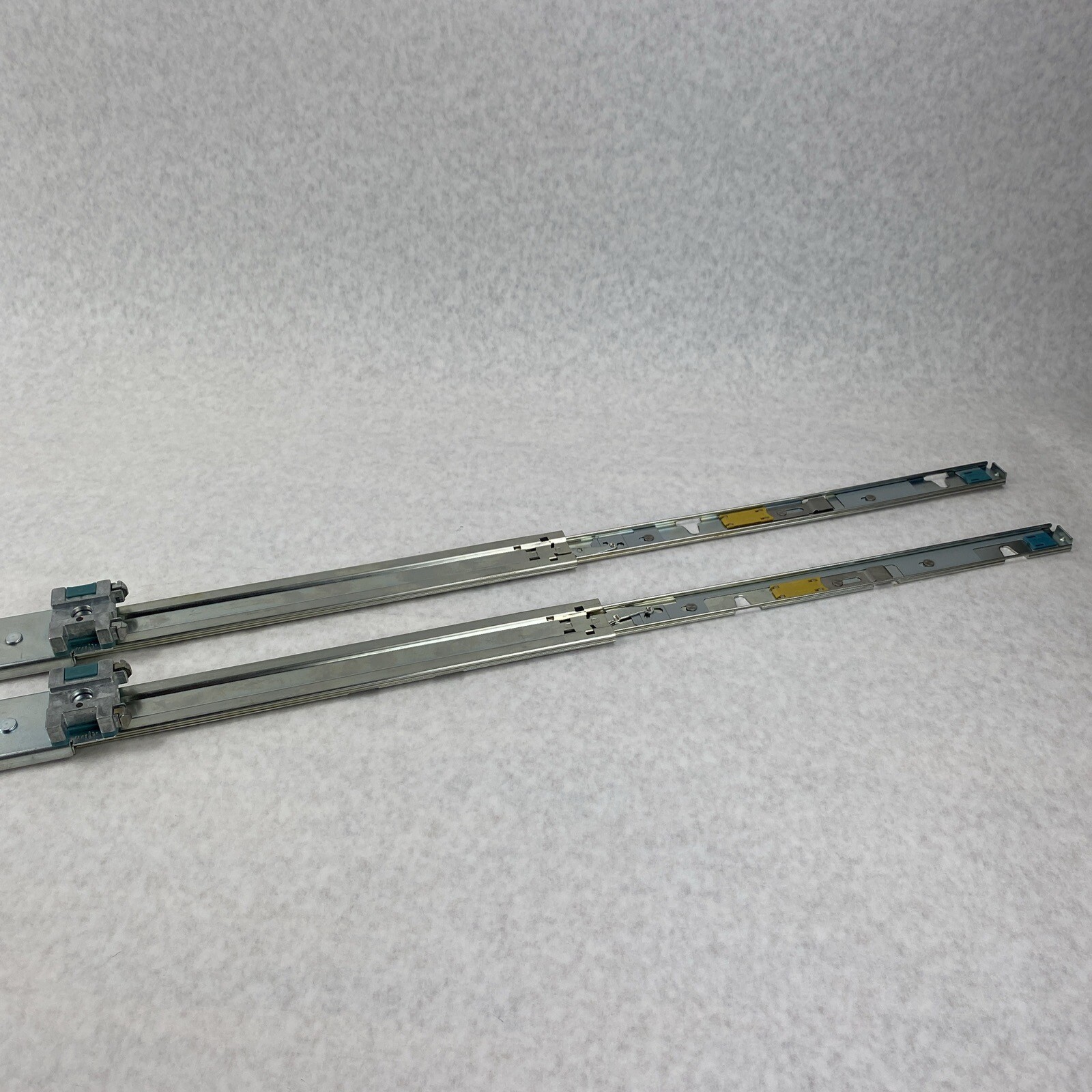 Accuride 03142 Medium-Duty Full Extension Drawer Slide