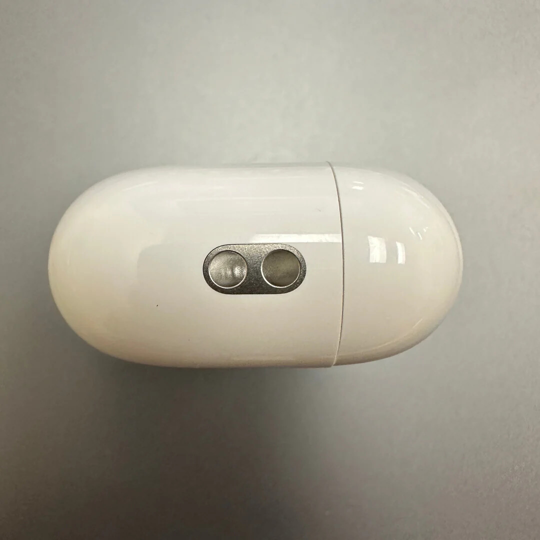 Apple AirPods Pro Replacement Charging Case (2nd Generation) - Lightning & USB-C