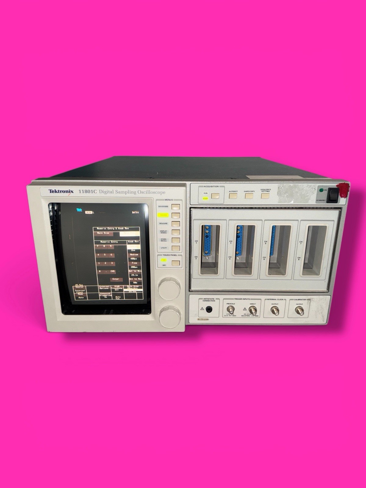 TEKTRONIX 11801C DIGITAL  SAMPLING OSCILLOSCOPE