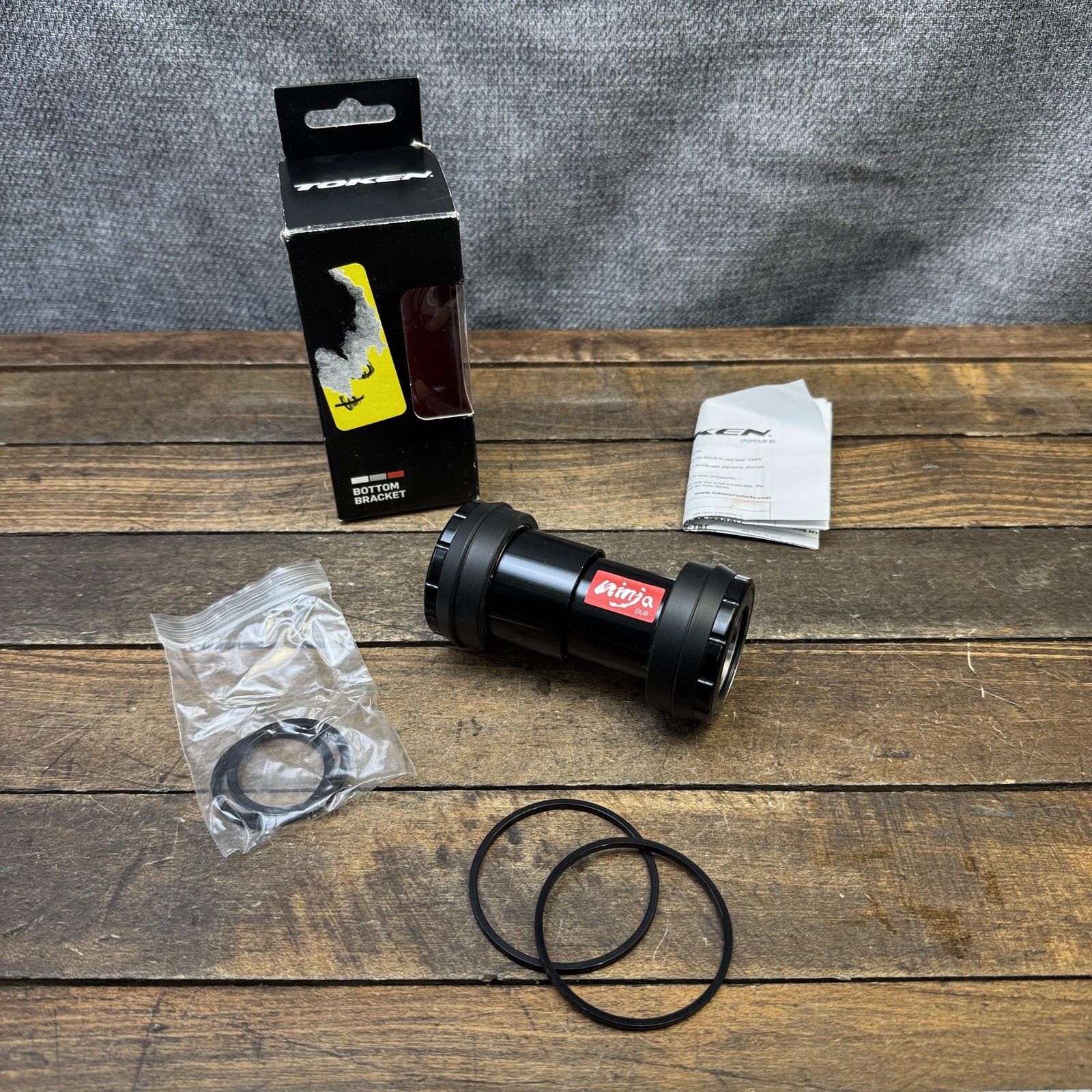 Token BB4629 Ninja DUB Bottom Bracket PF30 Press Fit 29mm Black MTB Bike