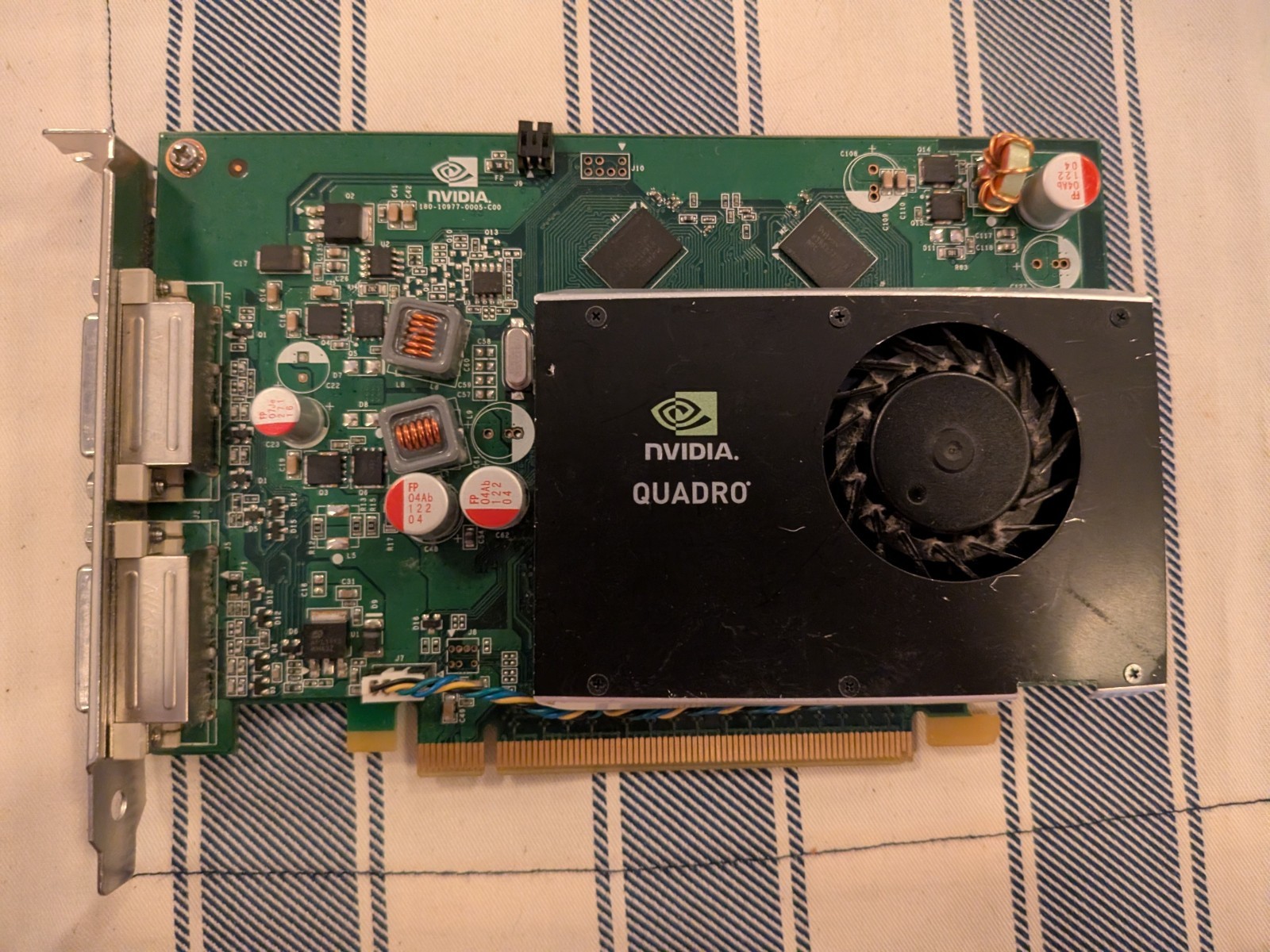 HP NVIDIA Quadro FX 380 (NB763AV) 256 MB GDDR3 SDRAM PCI Express x16 Graphics...