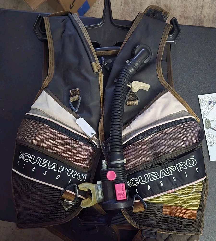 Scubapro Classic Expedition BCD w/ AIR2 Integrated Inflator – Size Small