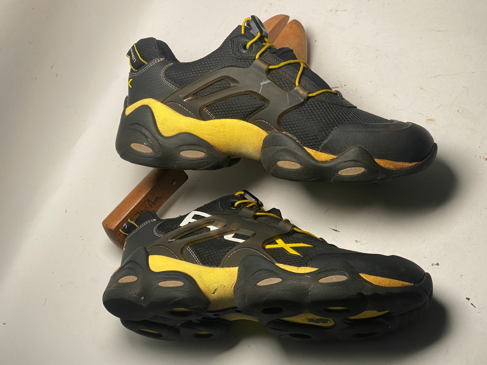Y2K Ralph Lauren RLX Xtreme Men's Size US 9D Athletic Sport Shoes Black Yellow