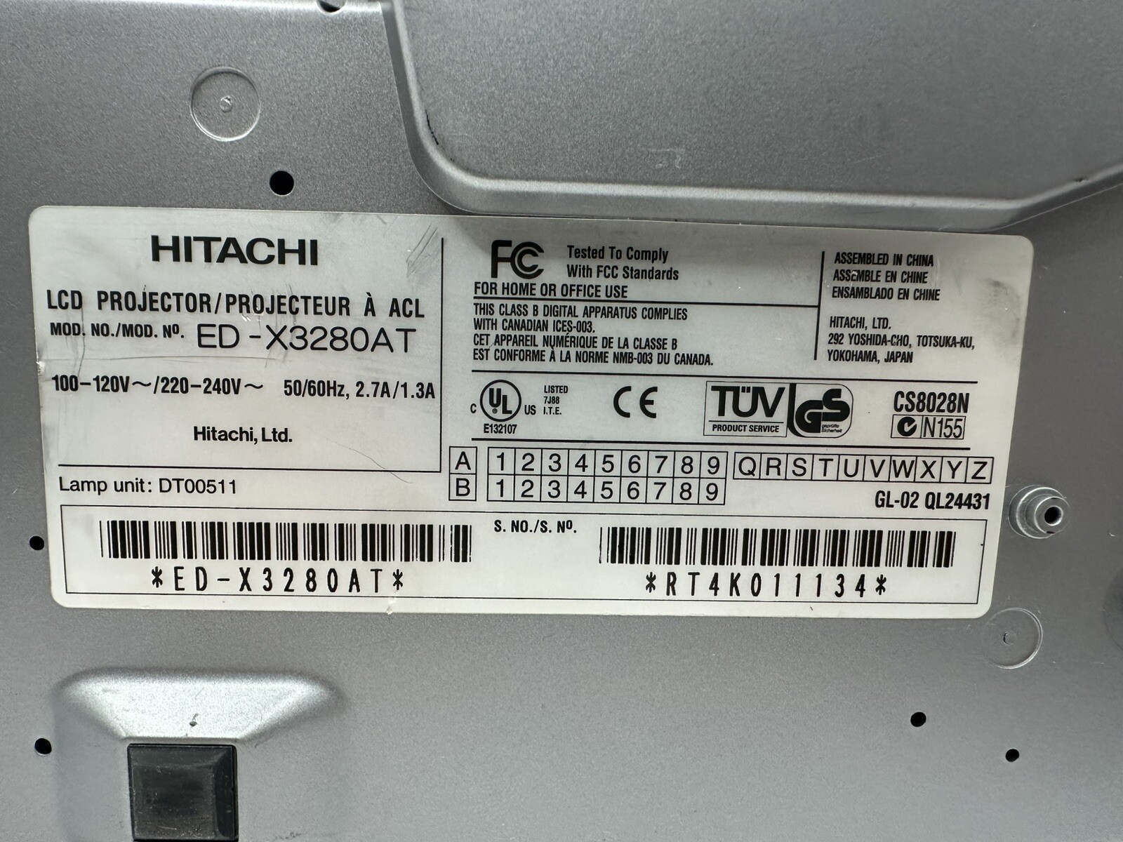 Hitachi XGA Multimedia Mobile LCD Projector ED-X3280 Tested!