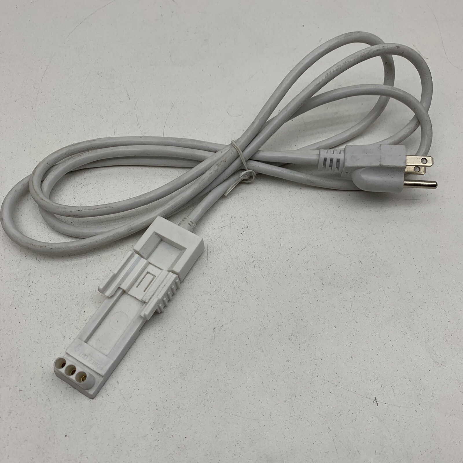 3 Prong Slide Lock Undercabinet Lighting Electrical Connector