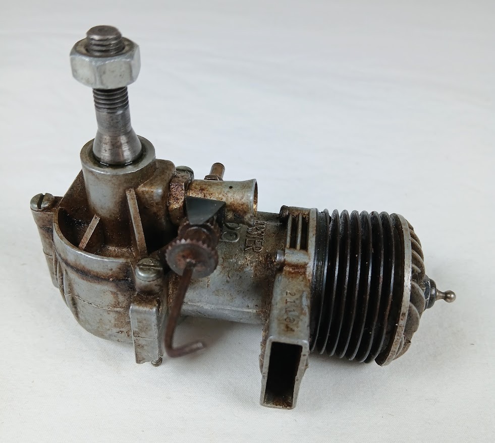 VINTAGE FORSTER 29 GLOW MODEL AIRPLANE ENGINE BROKEN REAR MOUNTS MISSING PARTS