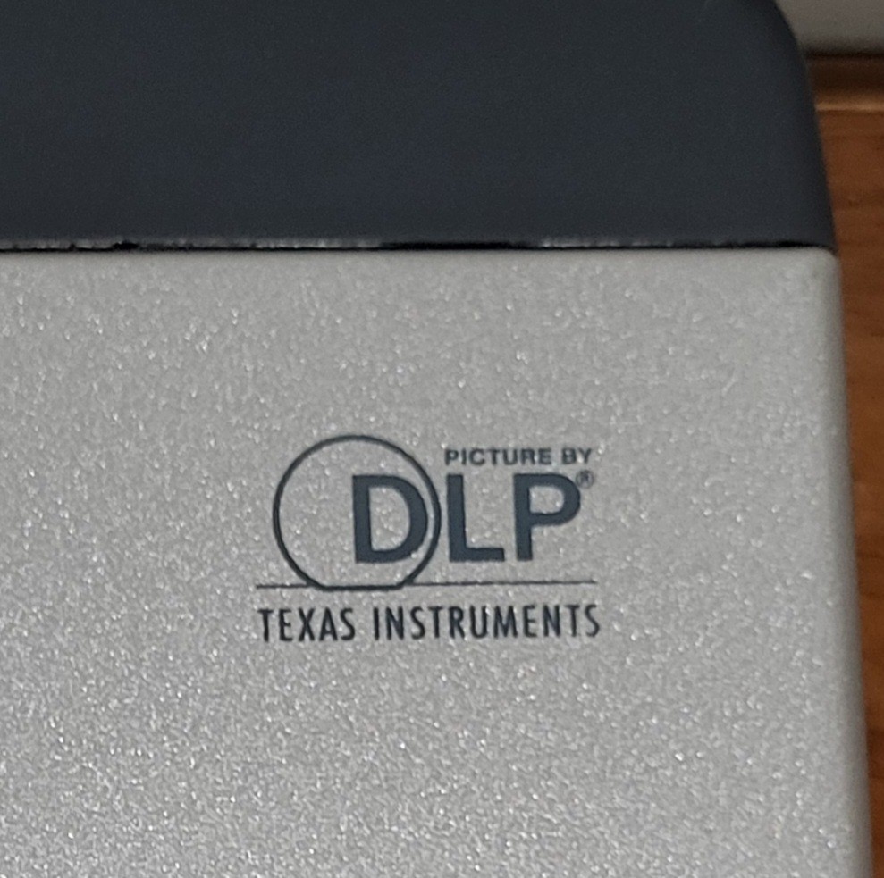 Eiki EIP-S200 DLP Projector Business Presentation 200W Texas Instruments TESTED