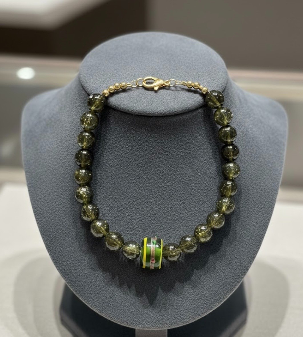 Handmade Dark Green Glass Beaded Bracelet - 7.5"