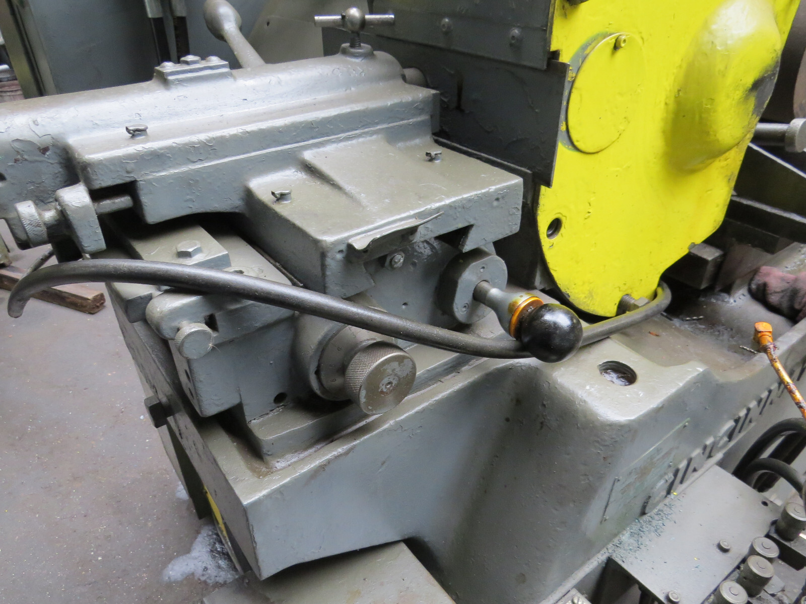 Cincinnati #107-4 Centerless Grinder