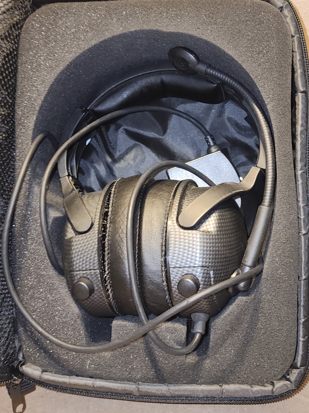 FLIGHTCOM DENALI AVIATION HEADSET NOISE CANCELING D50ANR WITH CASE & MANUAL