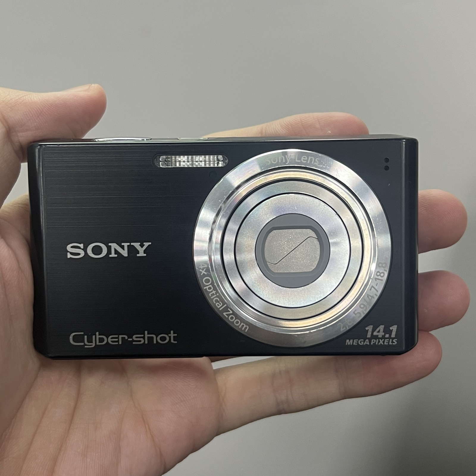 Sony Cyber-shot DSC-W610 14.1MP Compact Digital Camera 4x Zoom Black 90%New