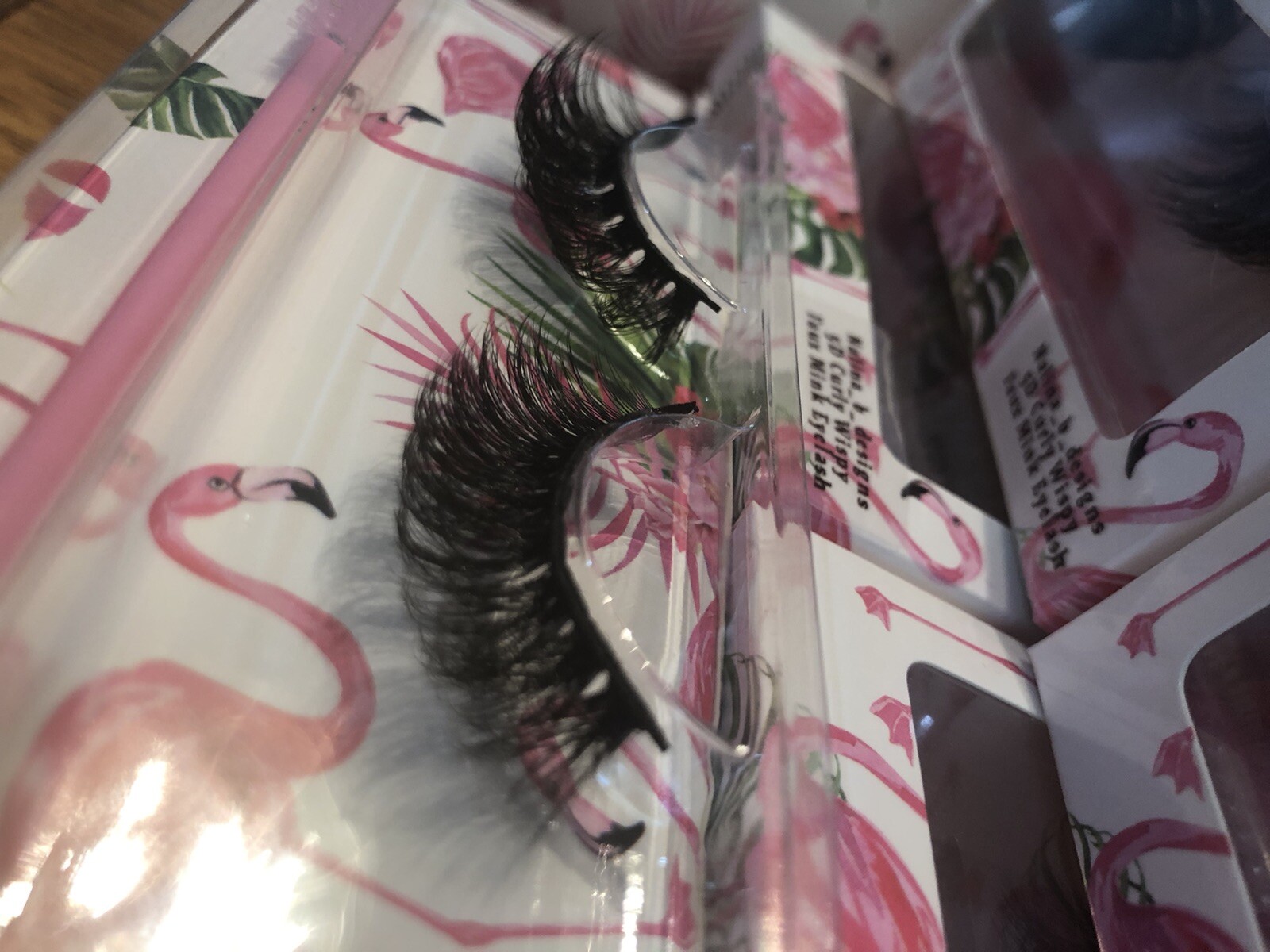 strip eyelashes