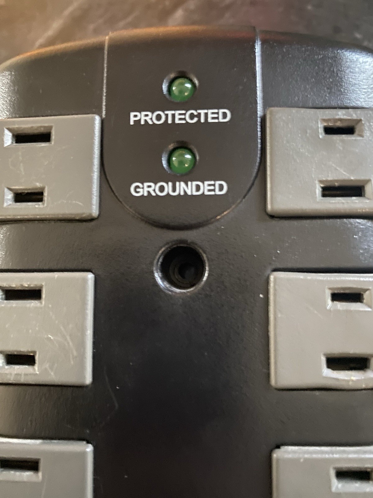 6 Outlet Pivot Plug Surge Protector