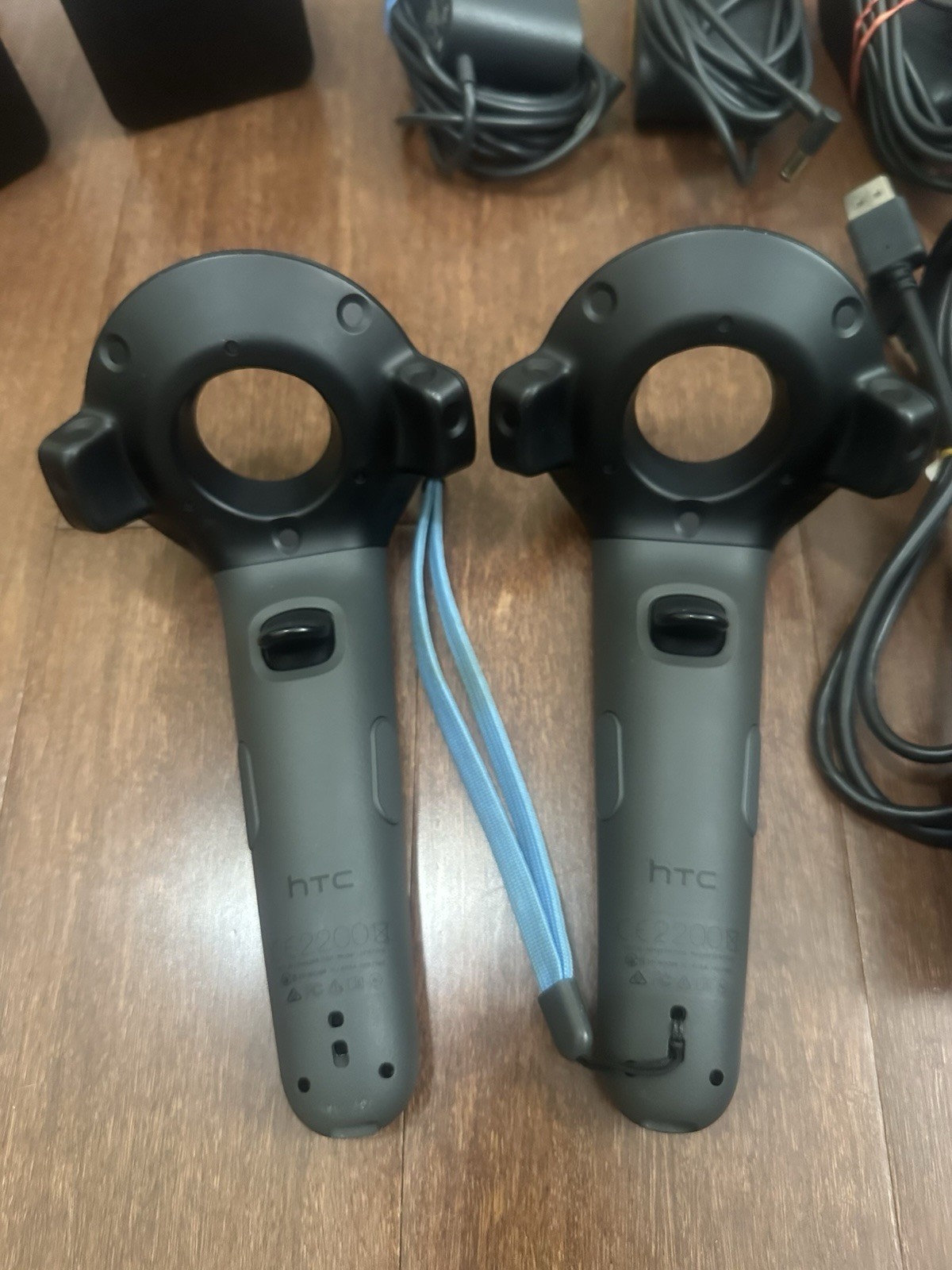 HTC VIVE Pro Headset VR Full Set Complete System Virtual Reality Kit Tested
