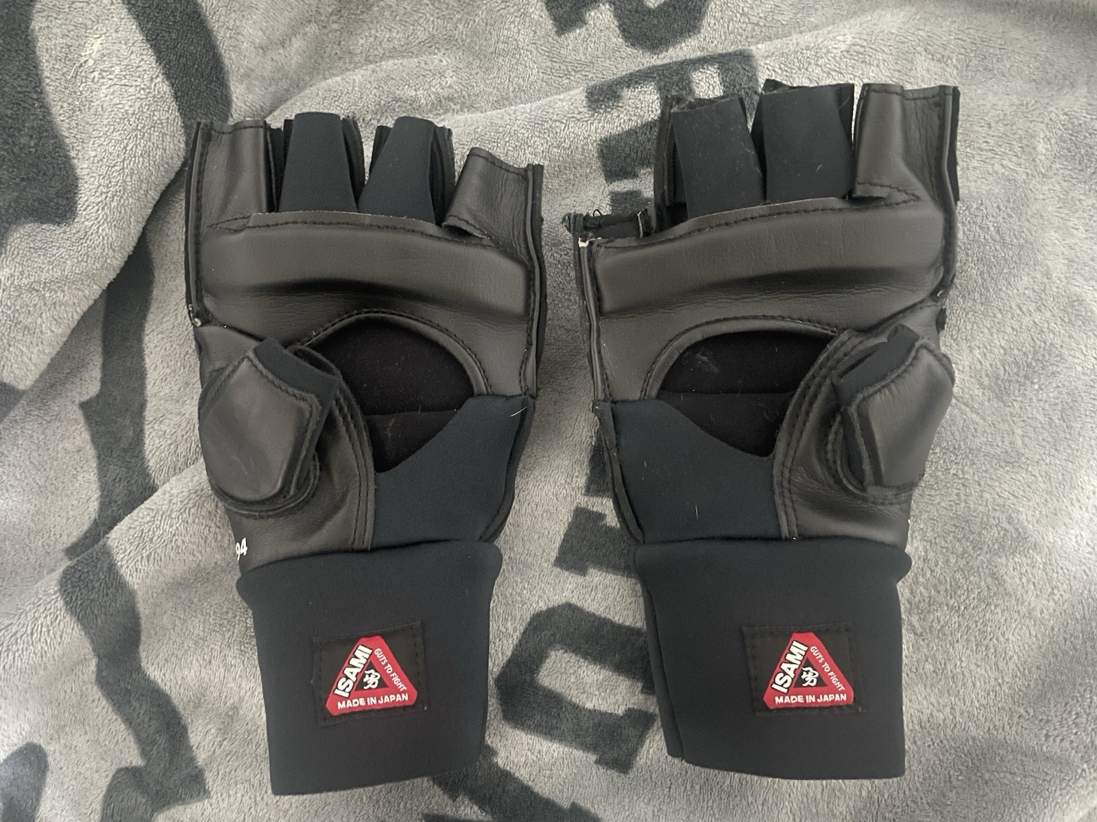 ISAMI Bruce Lee MMA Gloves MD/LG