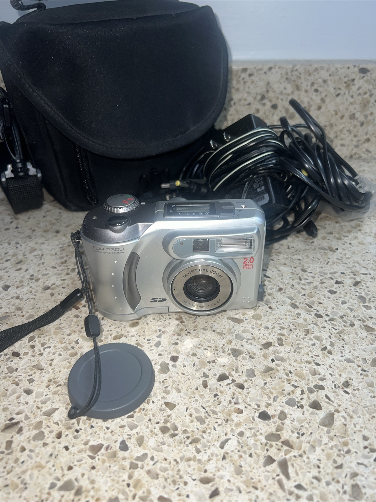 Toshiba PDR-2300 Digital Camera With Case Working