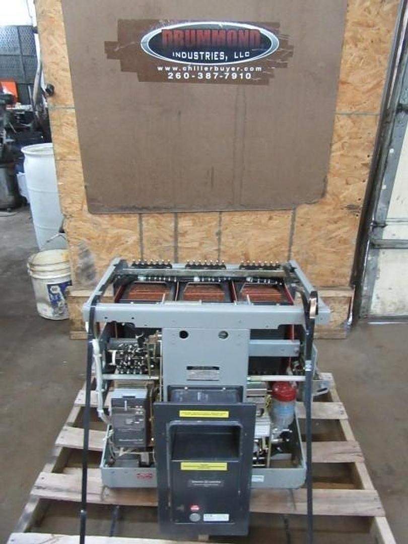 GE AKR 3200 AMP BREAKER AKR-8D-75-1 MICRO VERSA TRIP A332LSGMR 3200A GROUND LSG