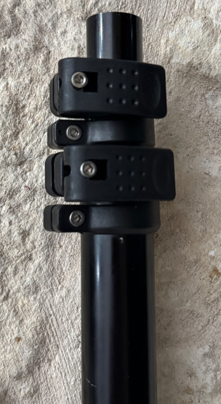 DeVos LightRanger Telescoping Tripod Stand (Light Head not included)