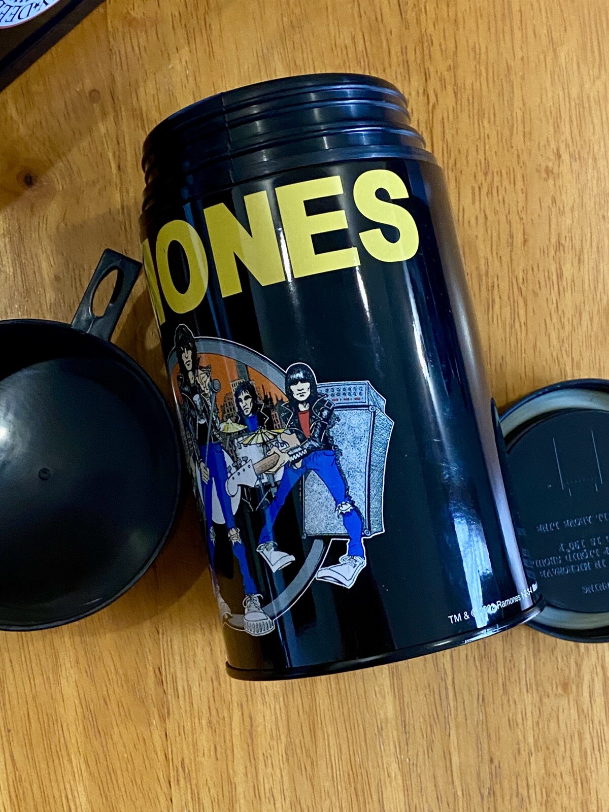 RAMONES LUNCHBOX WITH THERMOS! 2002 NECA - Good Condition!