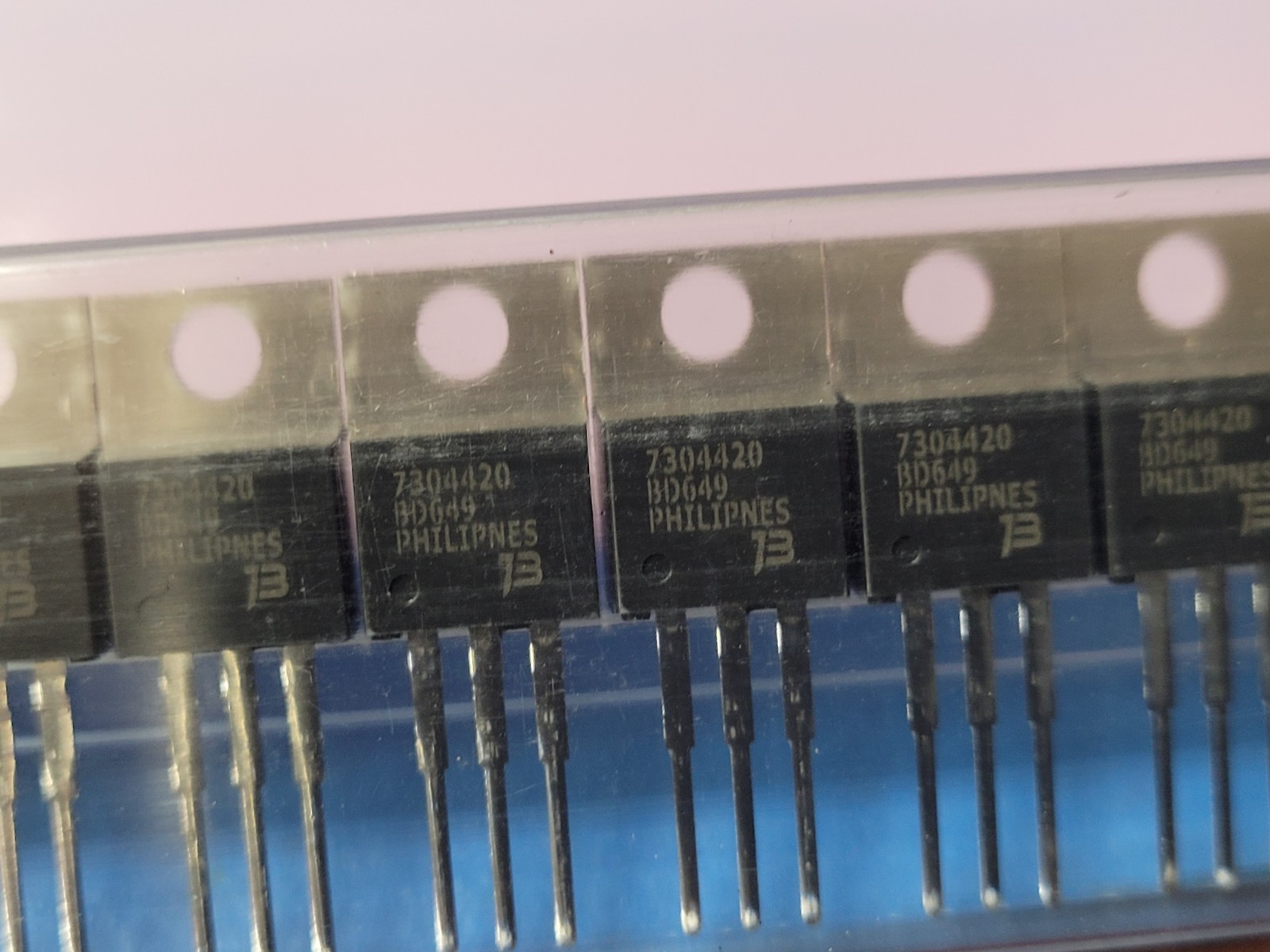 (1 PC) BD649-S BOURNS Darlington Transistors 100V 8A NPN, ROHS Obsolete