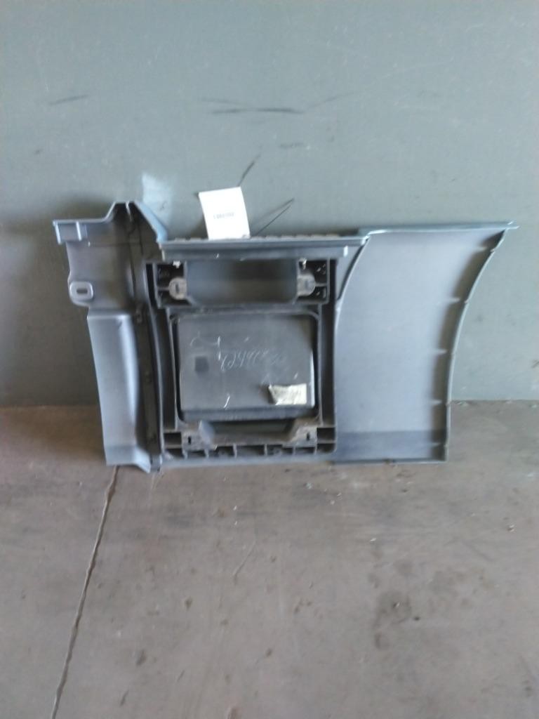 For 2013 VOLVO VNL SIDE FAIRING Right , IL