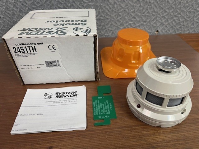 System Sensor 2451TH smoke detector head w/thermal; New in open box