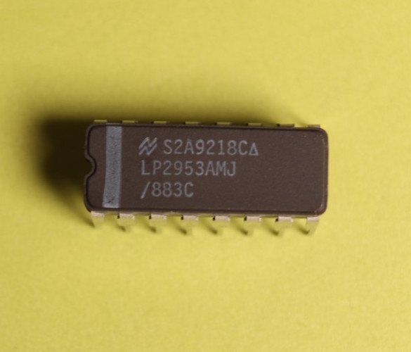 LP2953AMJ/883C National Semiconductor NOS Voltage Regulator 16DIP