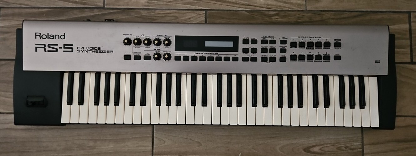 Roland RS-5  64 Voice Synthesizer