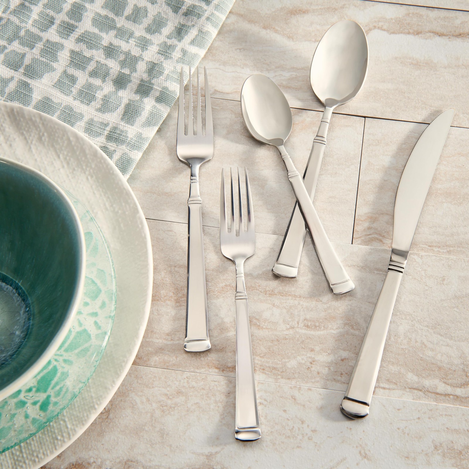 – Avenue – 20 Piece Flatware Set Service for 4