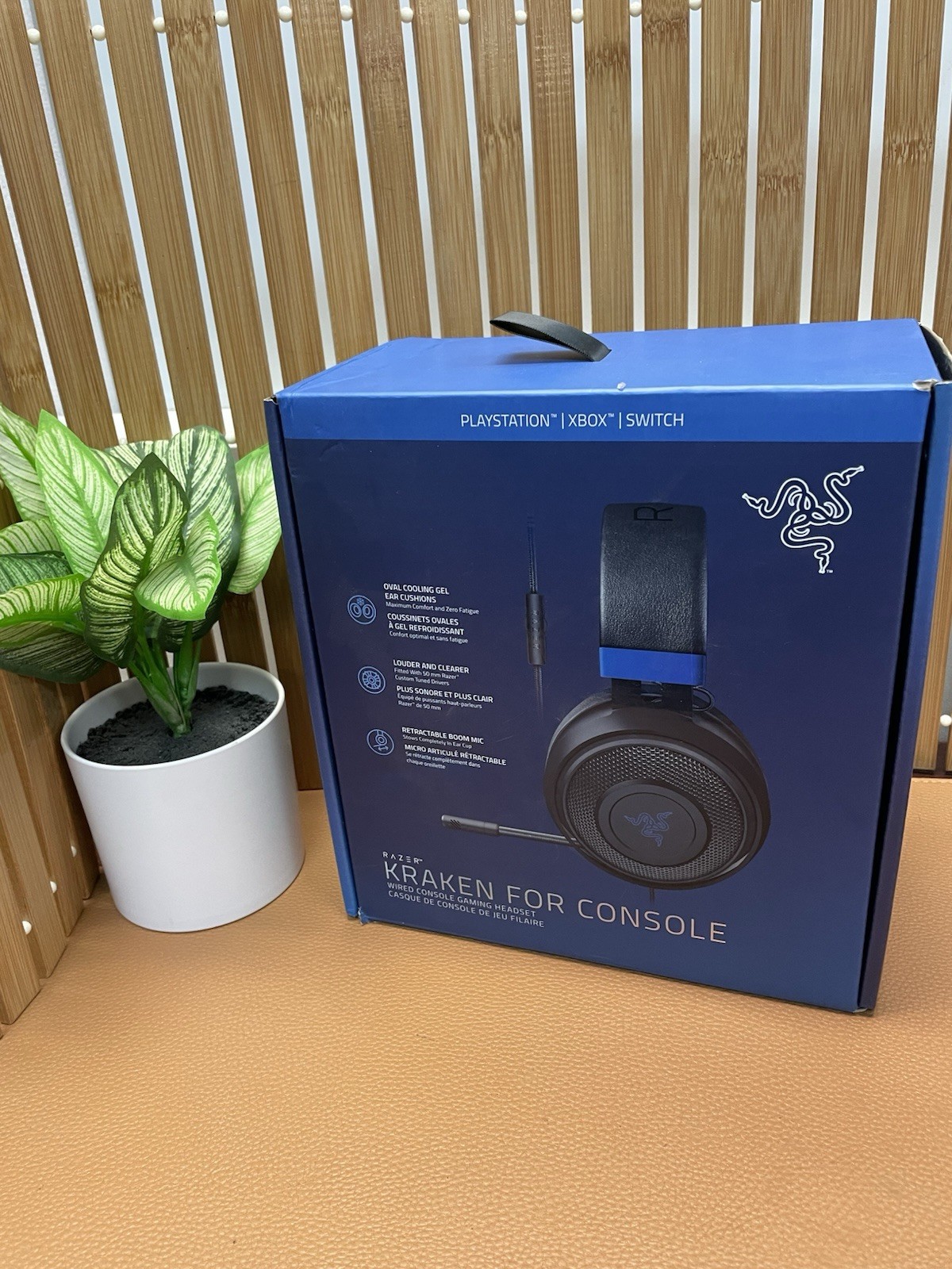 Razer Kraken Noise Isolating Mic Gaming Headset for PC, PS5, Xbox, Switch, Black