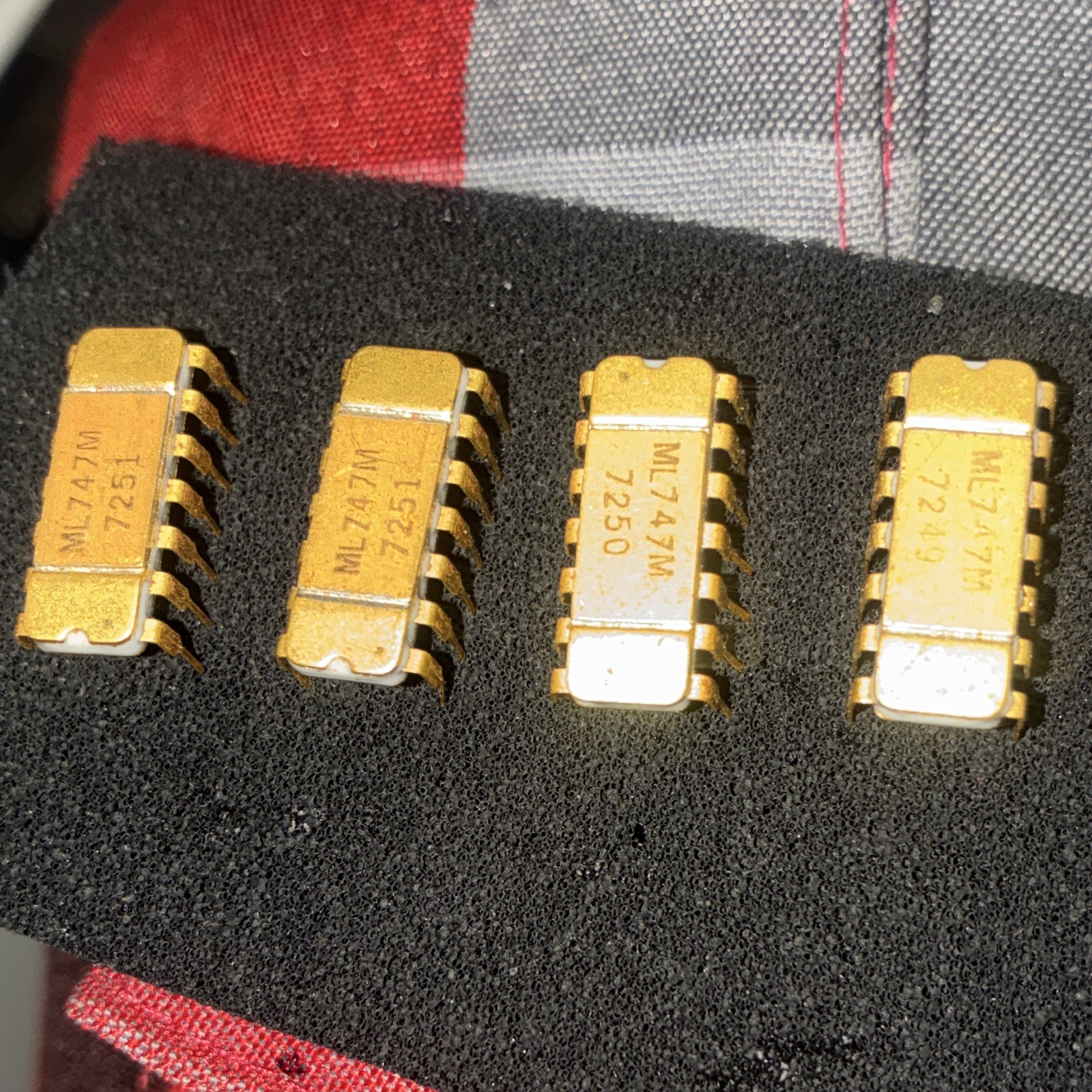 4 x MIL ML747M Gold Plated Ceramic 1972 Date Codes Sequential Weeks 49 50 51