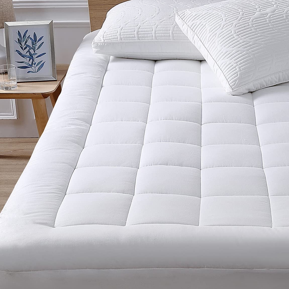 Twin Mattress Pad Cover Top with Stretches to 18” Deep Pocket Twin, White