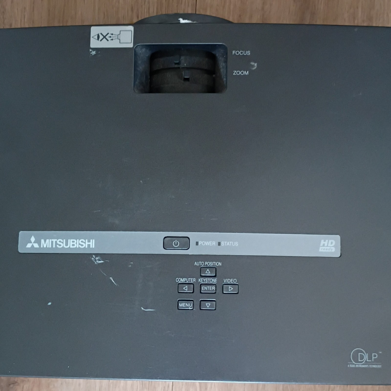 Mitsubishi DLP HD Home Theater Desktop Projector Black HDMI VGA USB RS-232