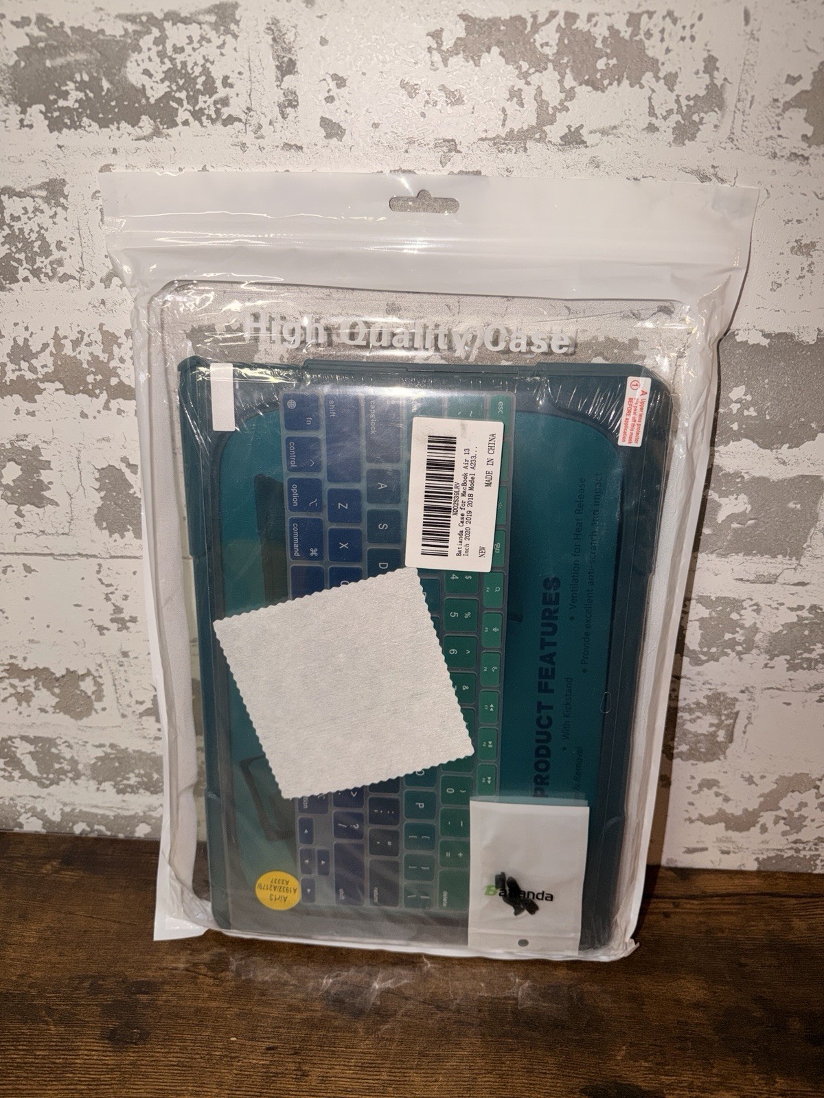 New in Package - Batianda Case for MacBook Air 13 Inch + Keyboard - Teal