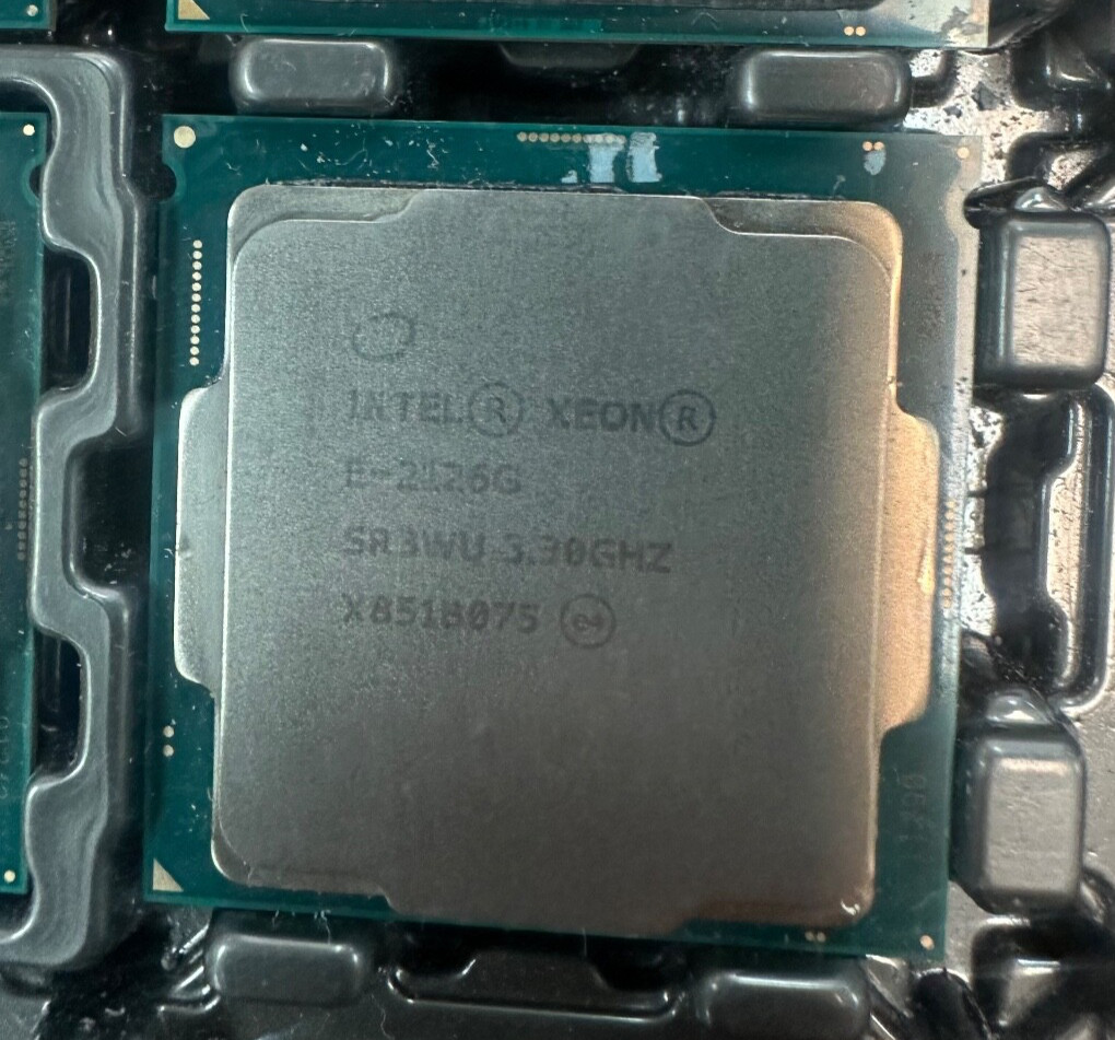 Intel Xeon E-2126G 3.3 GHz SR3WU 6-Cores CM8068403380219