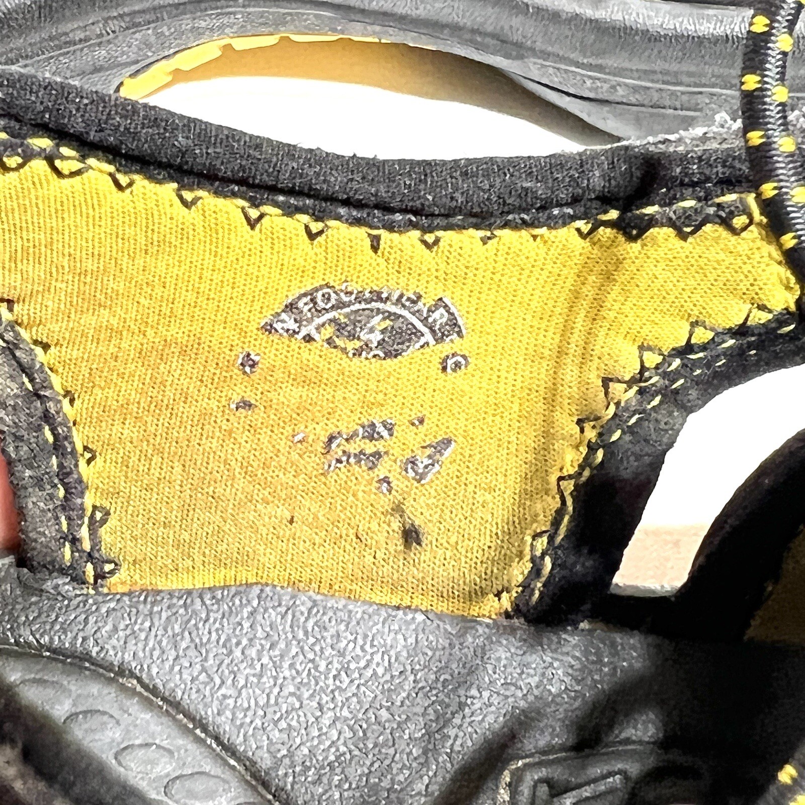 KEEN Waterproof Sandals Size 4 Yellow