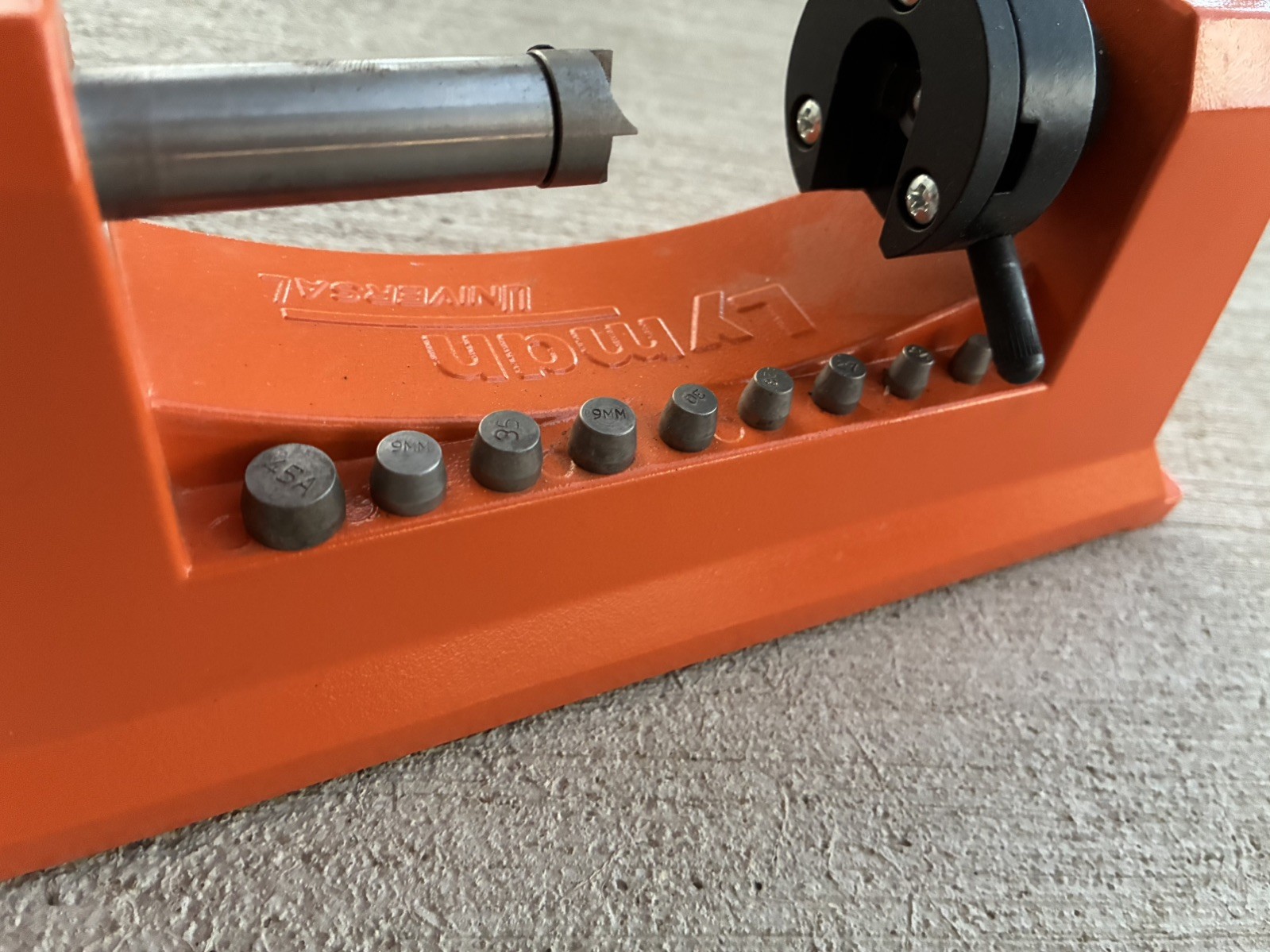 Lyman Universal Case Trimmer Kit with 9 Pilots