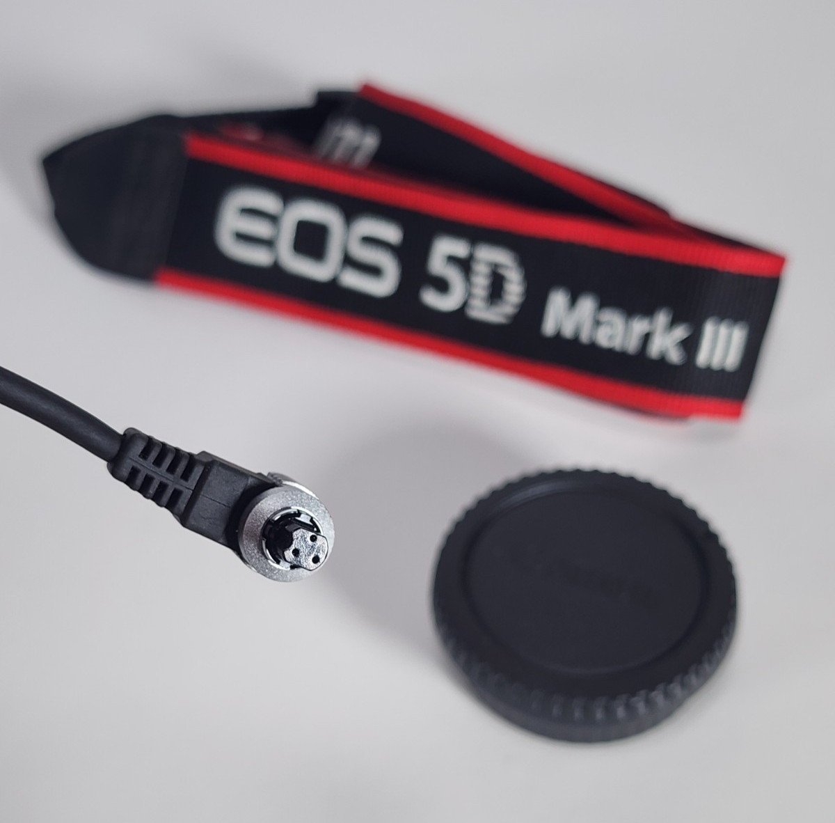 Canon RS-80N3 Remote + EOS 5D Mark III Strap + Body Cap Bundle 7D 1D