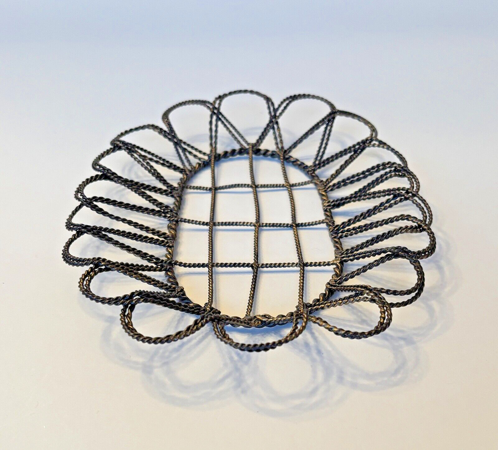 Metal Oval Twisted Wire Basket Dish Tray 7.5" x 5.75" Small Rustic Cottage Decor