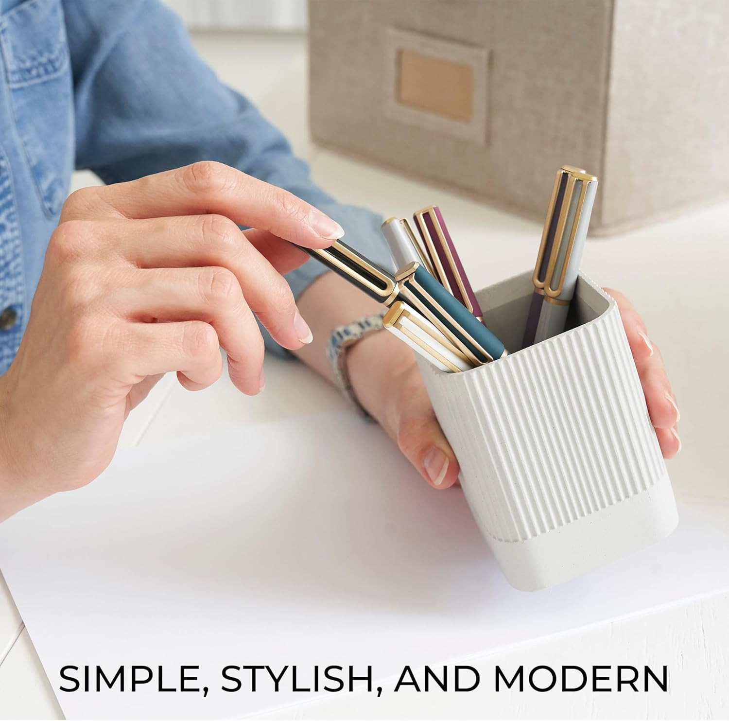 Aesthetic Pen Holder for Desk - Modern Concrete Pencil Holder - Cute and Functio