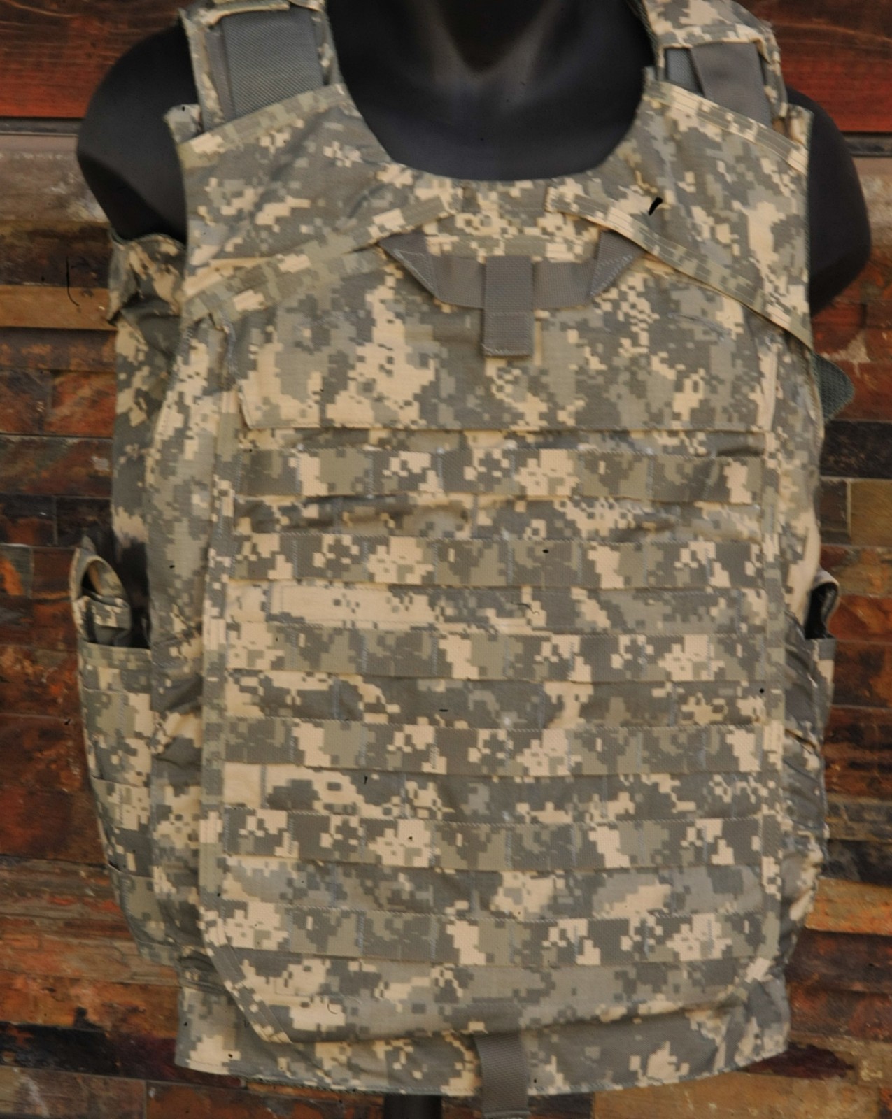 Improved Outer Tactical Vest Gen II (Medium) No Inserts