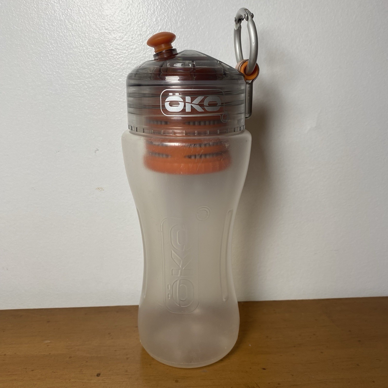 ÖKO - Advanced Water Bottle with Filter Derived from NASA Technology Filtered