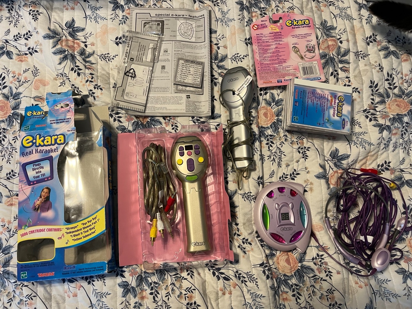 E-kara Karaoke Set (Headset, Single, Duet, and 8 Song Cartridges)
