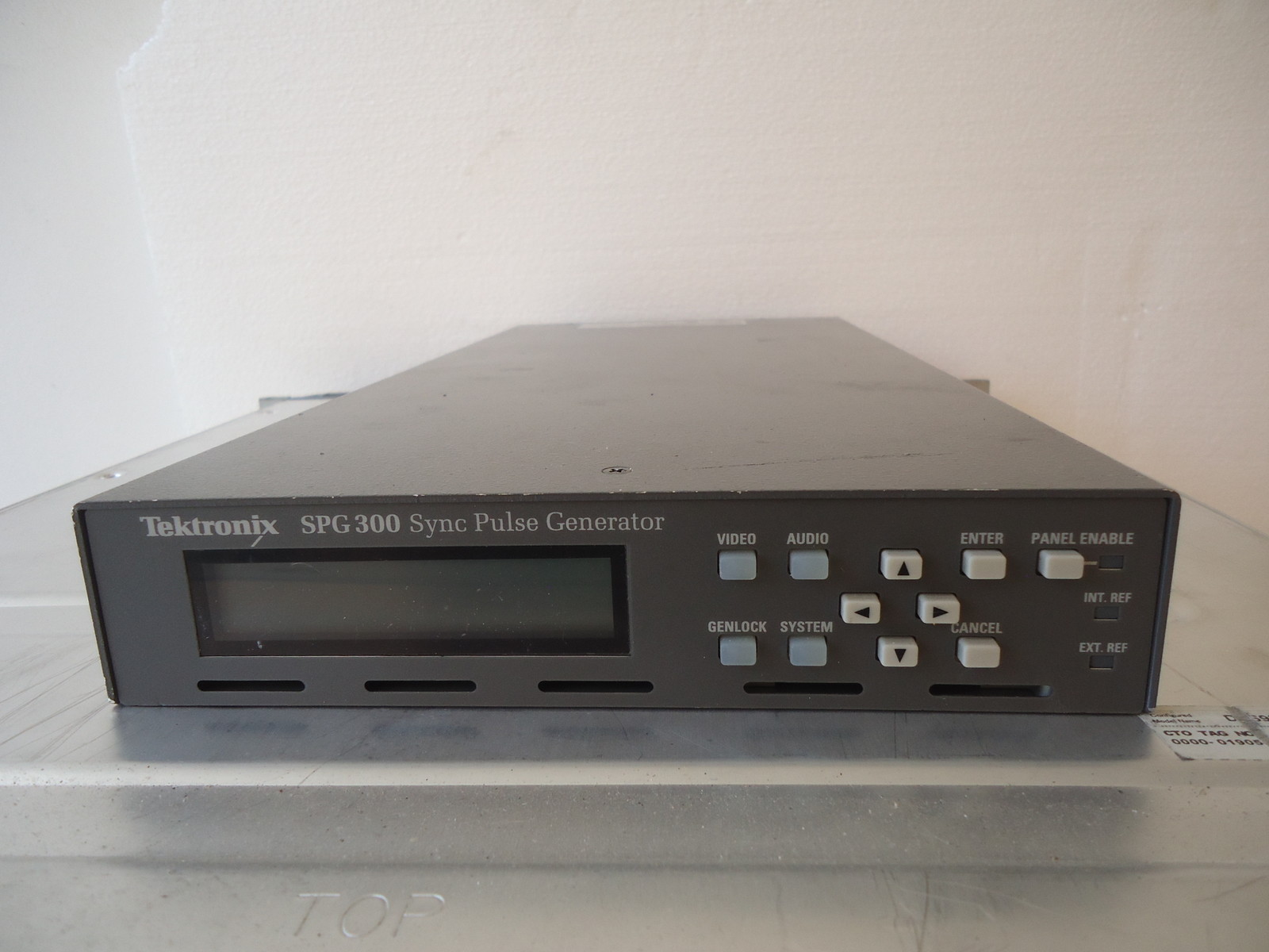TEKTRONIX SPG-300 DIGITAL SYNC PULSE GENERATOR WITH OPTION 01. = N I C E =