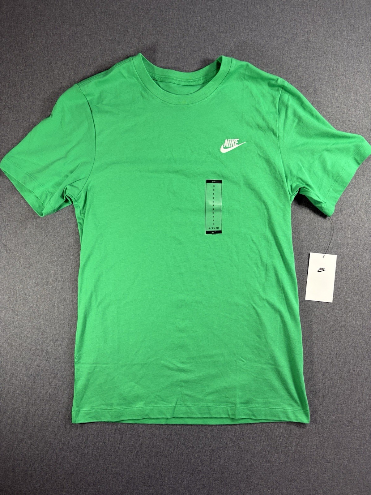 NIKE ESSENTIAL SPORTSWEAR CLUB TEE GREEN (AR4997 324), Size Small Men’s