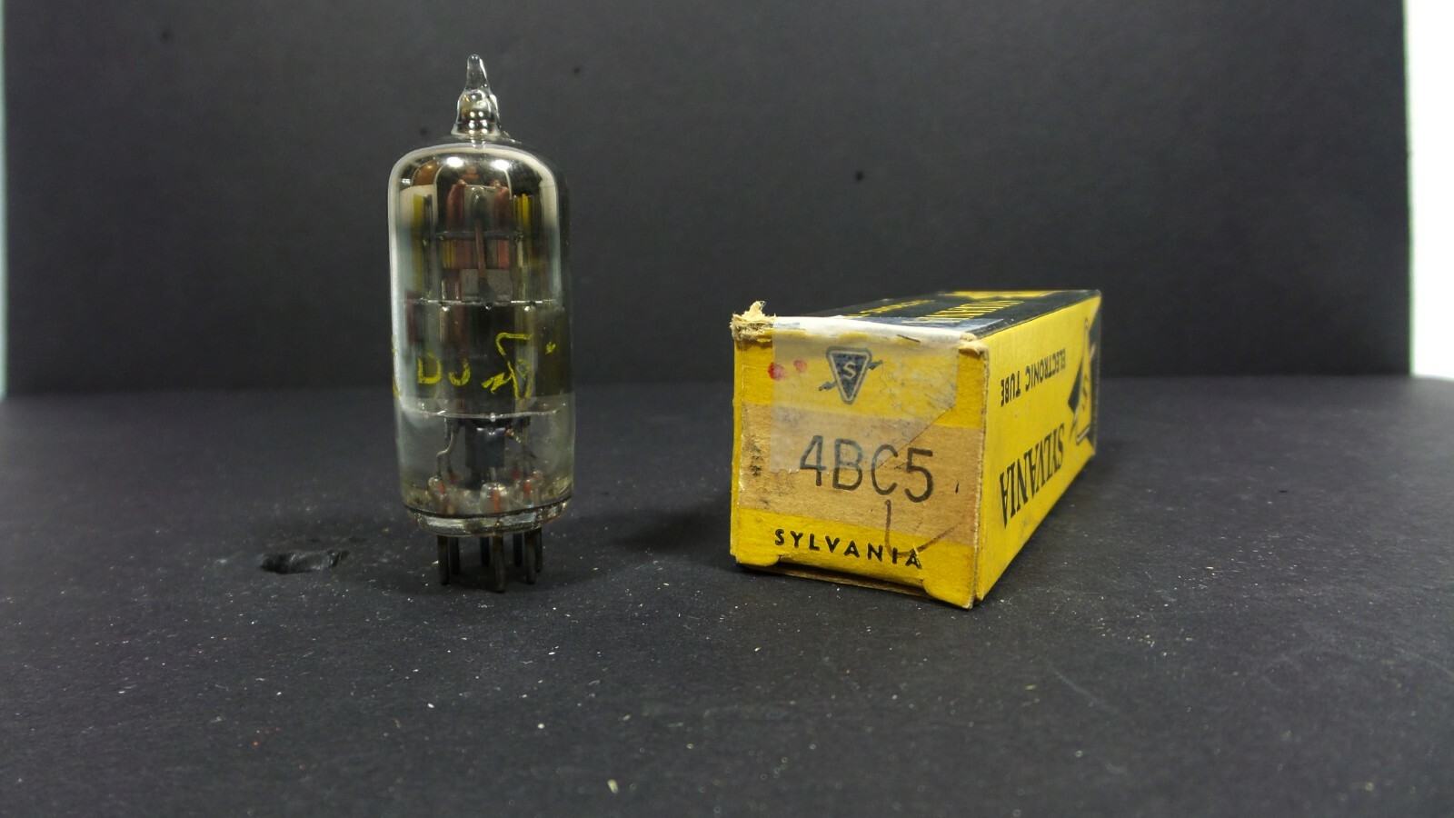 Vintage SYLVANIA 4BC5 Vacuum Electron Tube NOS Untested  FREE SHIPPING