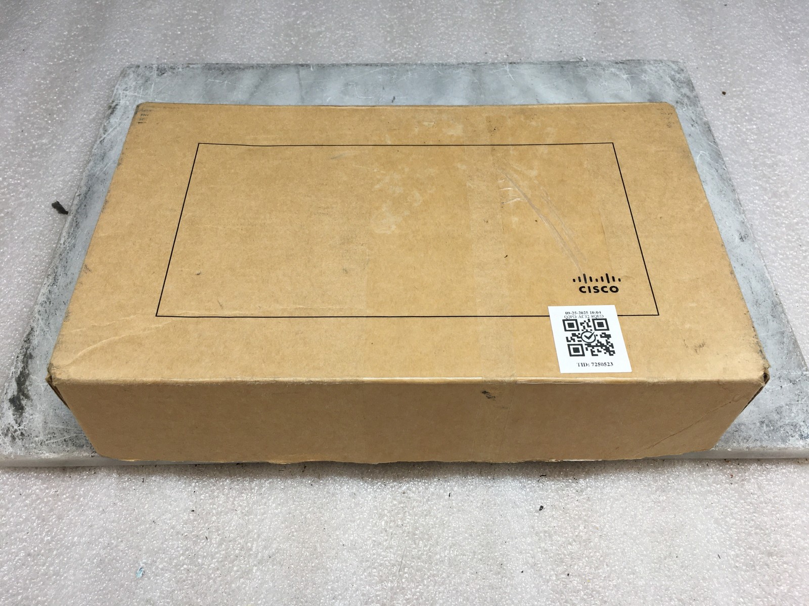Cisco Meraki MR33-HW Cloud Managed Access Point with Mounting Plate