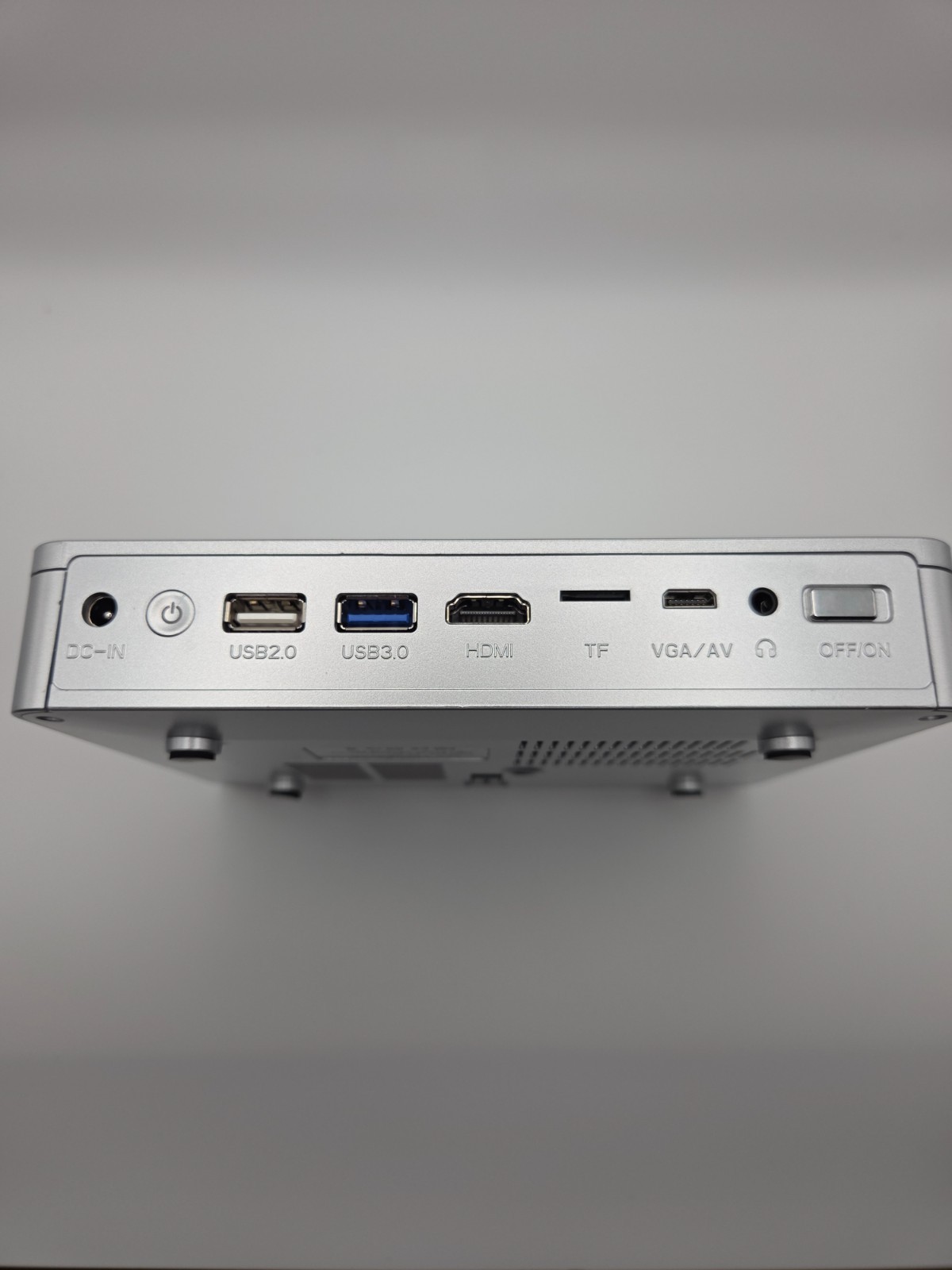 Icodis CB400 DLP Portable Projector