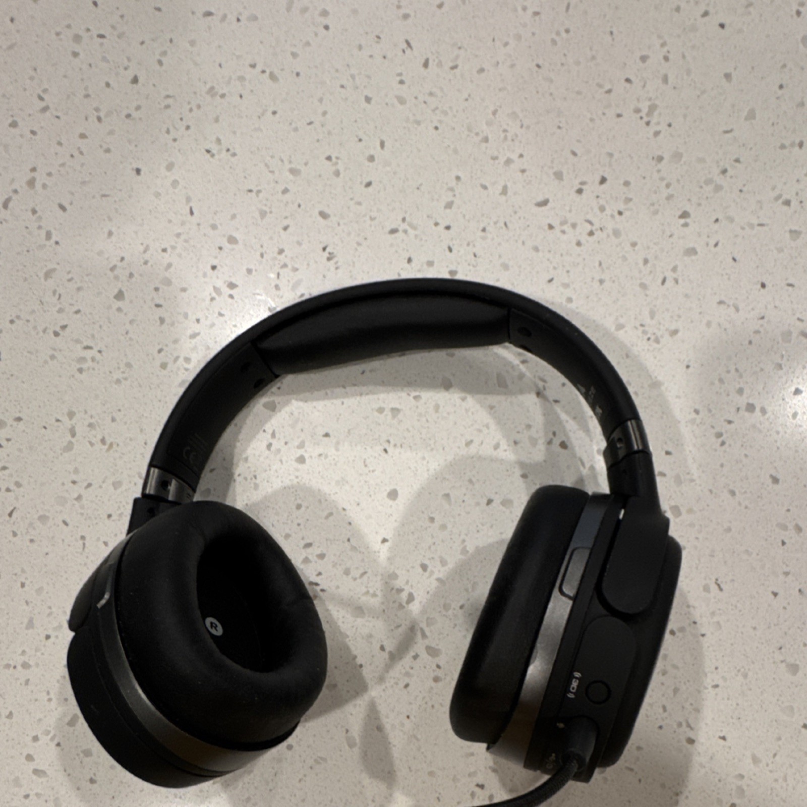 HyperX Cloud Orbit S Wireless gaming headset (Head tracking technology)