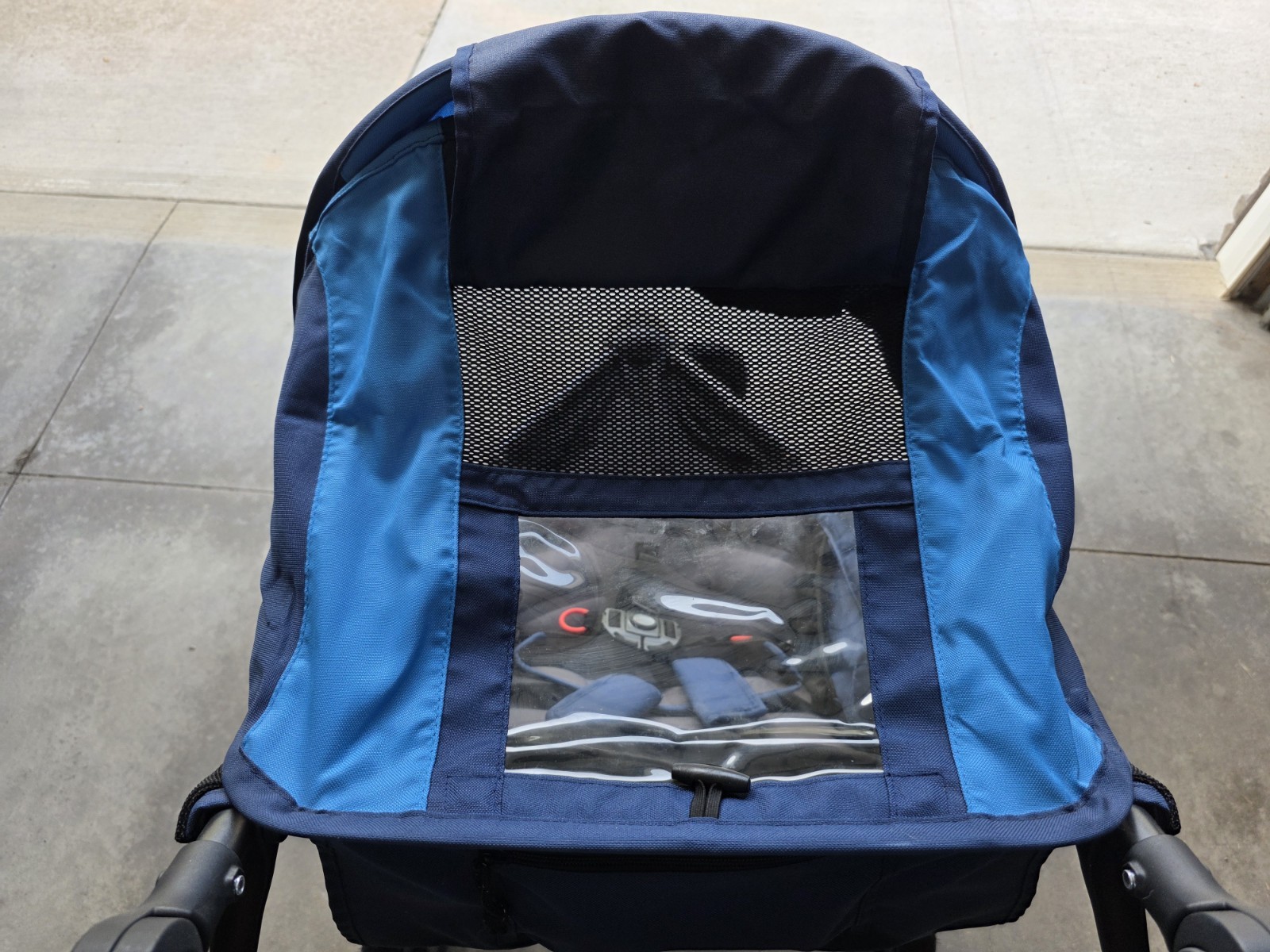 BOB Revolution Flex 3.0 Jogging Stroller, Blue , Handlebar Console and Tire Pump